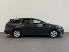 Kia Ceed Sportswagon (2023) thumbnail 5