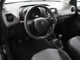 Peugeot 108 (2021) thumbnail 2