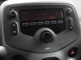 Peugeot 108 (2021) thumbnail 3