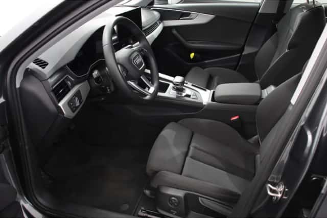 Audi A4 (2022) thumbnail 10