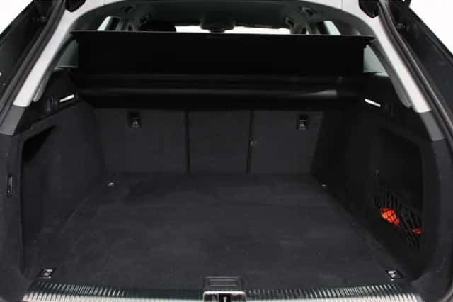 Audi A4 (2020) thumbnail 23