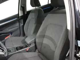 Volkswagen Golf (2022) thumbnail 11