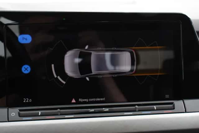 Volkswagen Golf (2022) thumbnail 19