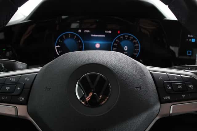 Volkswagen Golf (2022) thumbnail 21