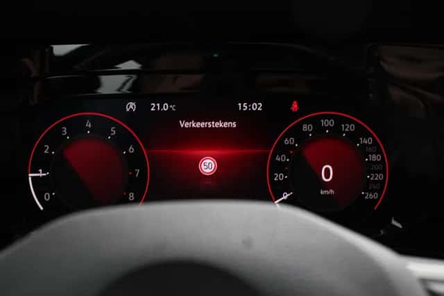Volkswagen Golf (2022) thumbnail 22