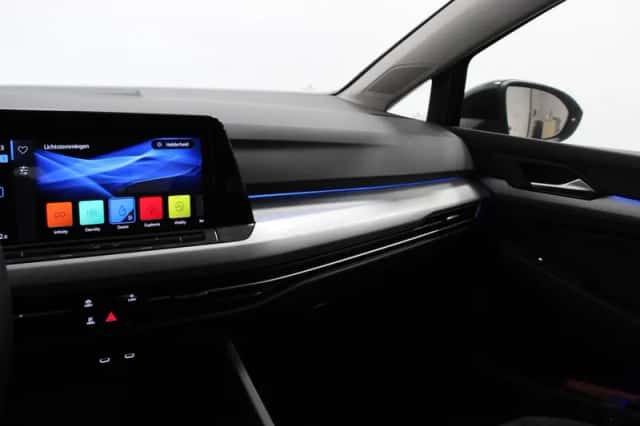 Volkswagen Golf (2022) thumbnail 23