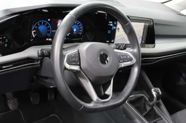 Volkswagen Golf (2022) thumbnail 8