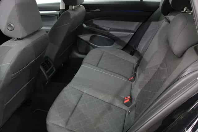Volkswagen Golf (2022) thumbnail 9