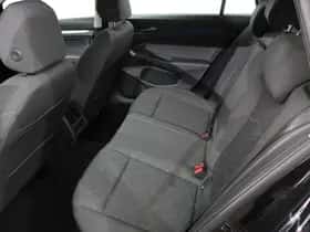 Volkswagen Golf (2022) thumbnail 9