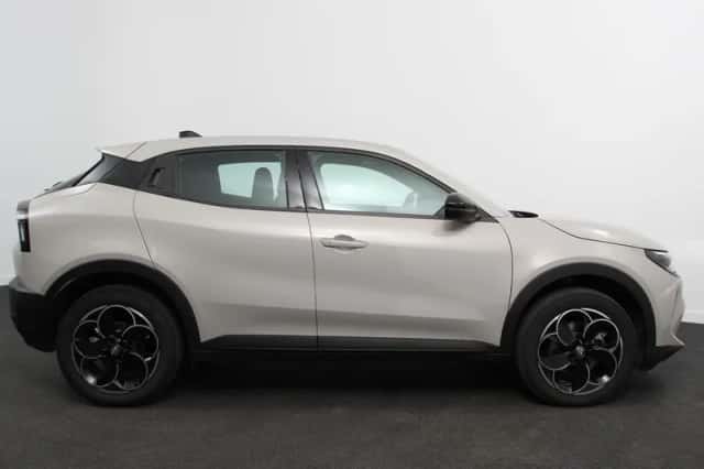 Alfa Romeo Junior (2025) thumbnail 8