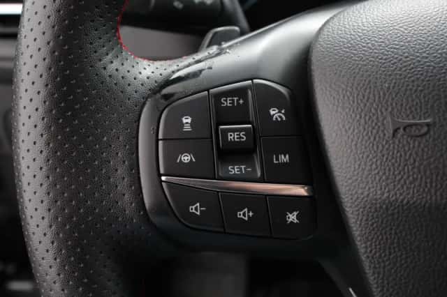 Ford Focus (2023) thumbnail 14