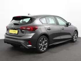 Ford Focus (2023) thumbnail 5
