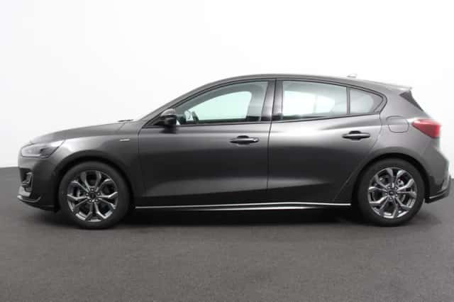 Ford Focus (2023) thumbnail 6