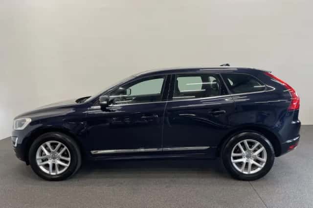 Volvo XC60 (2017) thumbnail 4