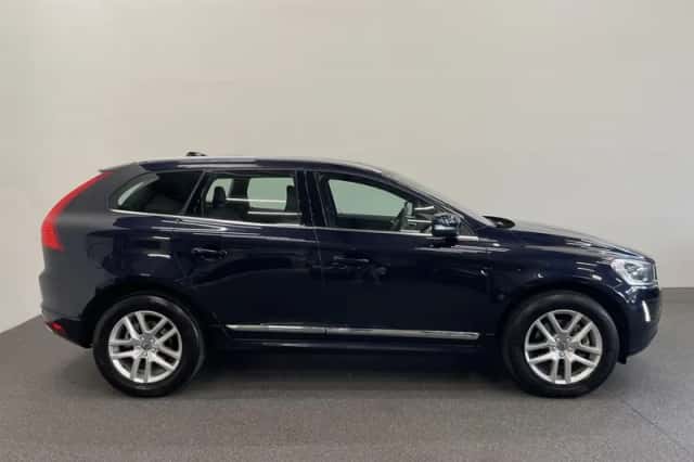 Volvo XC60 (2017) thumbnail 5
