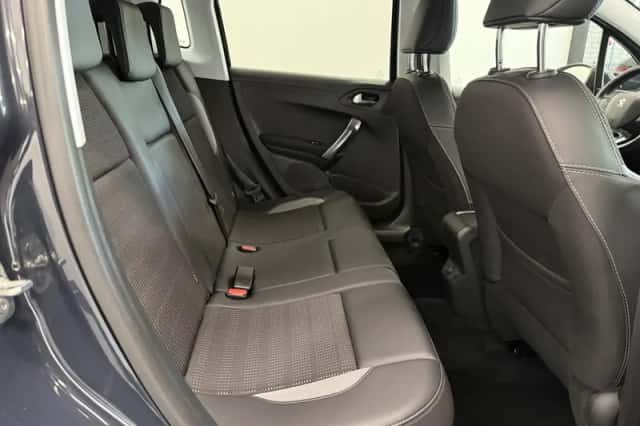 Peugeot 2008 (2019) thumbnail 13