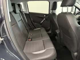 Peugeot 2008 (2019) thumbnail 13