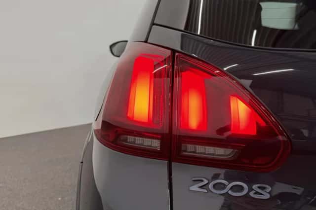 Peugeot 2008 (2019) thumbnail 22