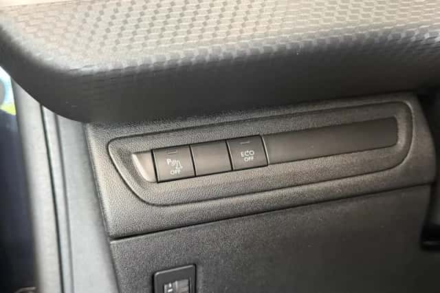 Peugeot 2008 (2019) thumbnail 26