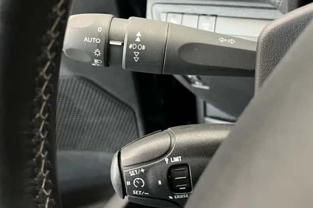 Peugeot 2008 (2019) thumbnail 29