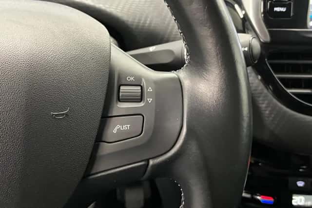 Peugeot 2008 (2019) thumbnail 30