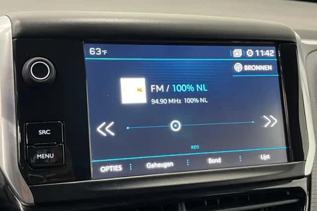 Peugeot 2008 (2019) thumbnail 33