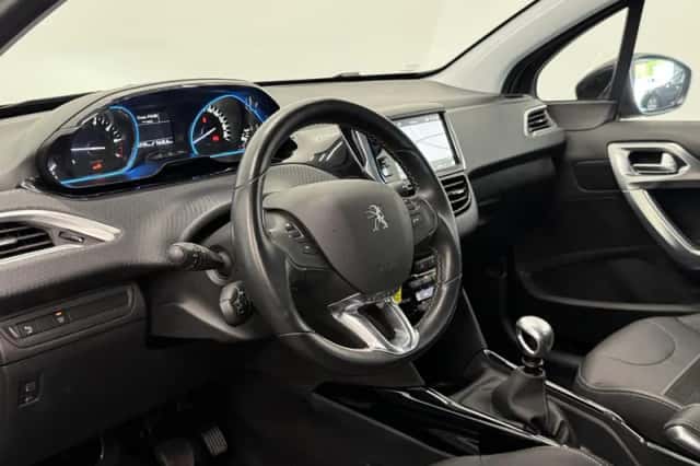 Peugeot 2008 (2019) thumbnail 9