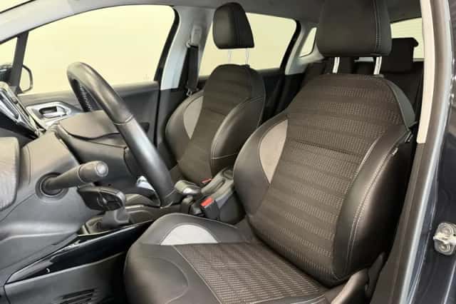 Peugeot 2008 (2019) thumbnail 10