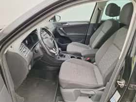Volkswagen Tiguan (2021) thumbnail 2