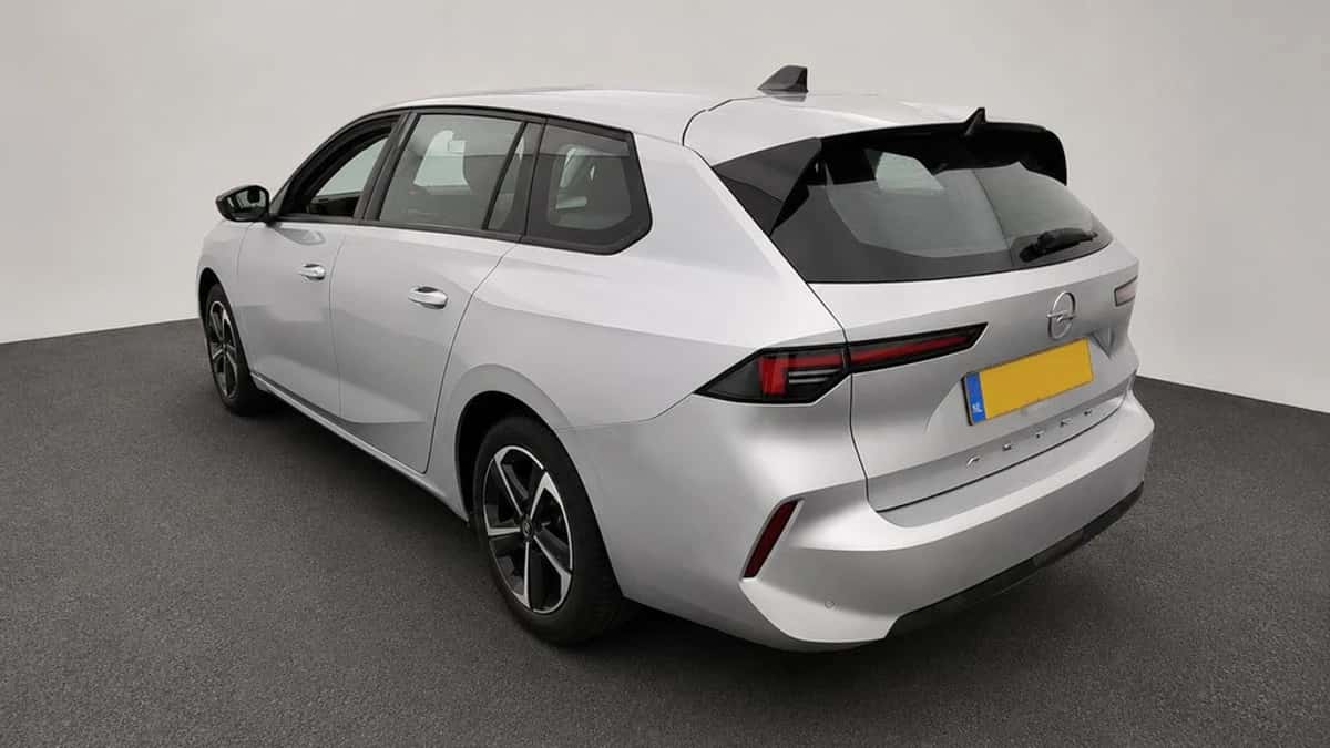 Opel Astra (2024) — foto 1