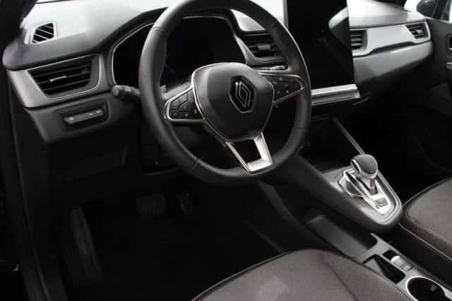 Renault Captur (2025) thumbnail 2