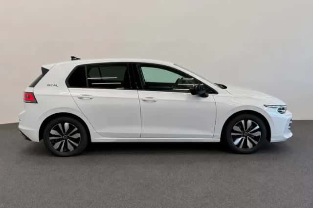 Volkswagen Golf (2025) thumbnail 5