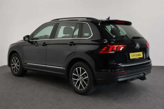 Volkswagen Tiguan (2017) thumbnail 3