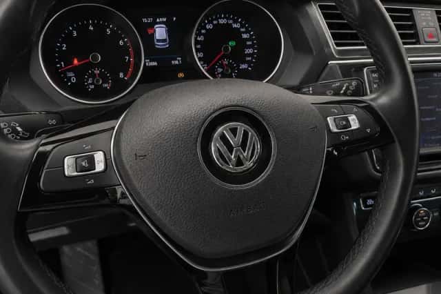 Volkswagen Tiguan (2017) thumbnail 25