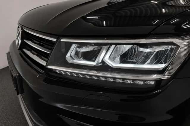 Volkswagen Tiguan (2017) thumbnail 29