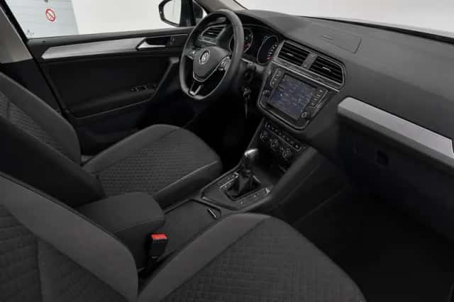 Volkswagen Tiguan (2017) thumbnail 8