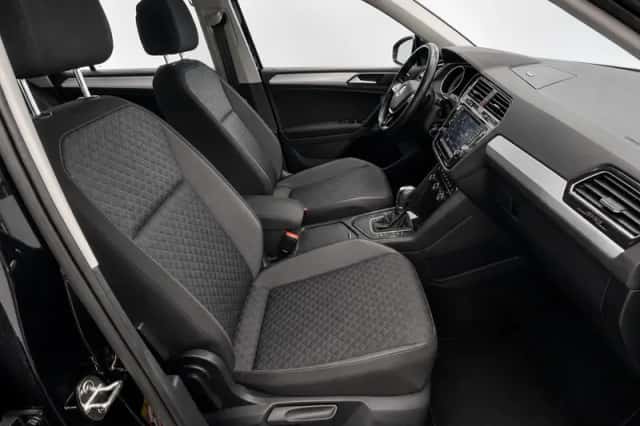 Volkswagen Tiguan (2017) thumbnail 9