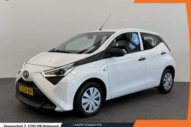 Toyota Aygo (2021) thumbnail 1