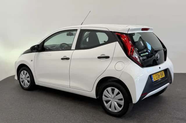 Toyota Aygo (2021) thumbnail 6