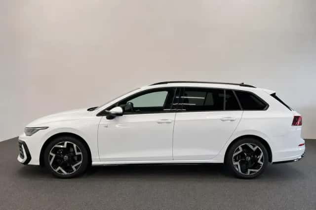 Volkswagen Golf (2025) thumbnail 4