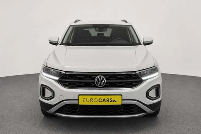 Volkswagen T-Roc (2024) thumbnail 2