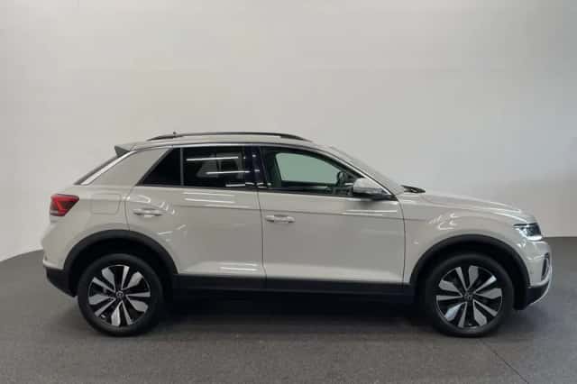 Volkswagen T-Roc (2024) thumbnail 5