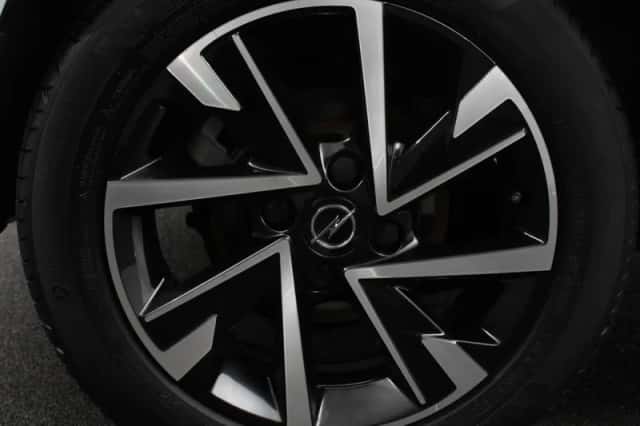 Opel Corsa (2024) thumbnail 2