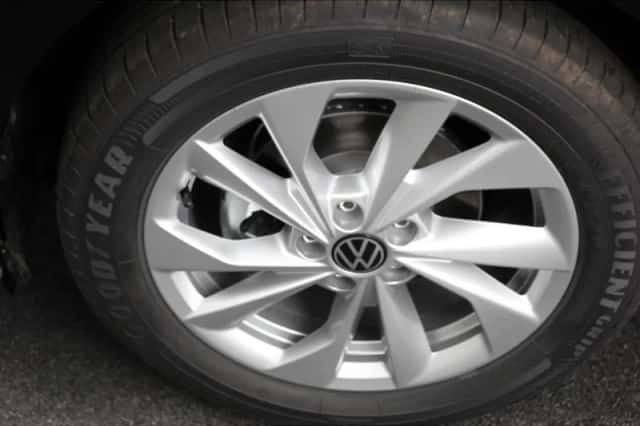 Volkswagen Polo (2023) thumbnail 2