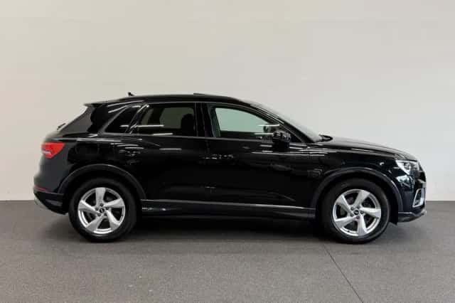 Audi Q3 (2021) thumbnail 5