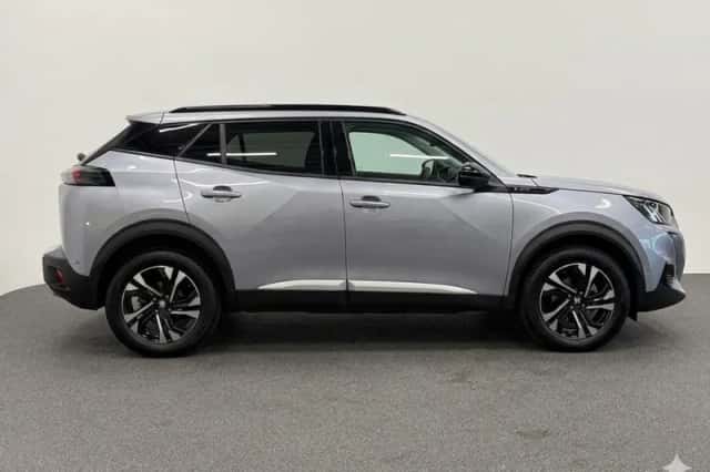 Peugeot 2008 (2022) thumbnail 5