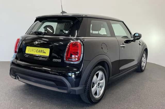 MINI Cooper (2022) thumbnail 6