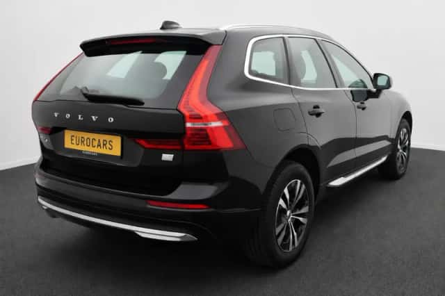 Volvo XC60 (2022) thumbnail 2