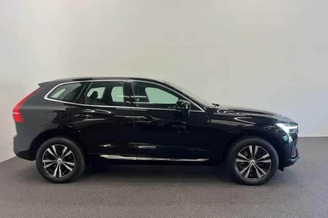 Volvo XC60 (2022) thumbnail 5