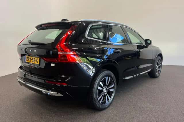 Volvo XC60 (2022) thumbnail 6